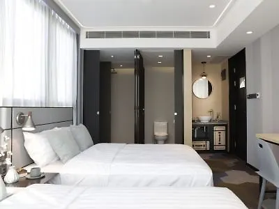 Hotel Ease Access Tsuen Wan Hong Kong 4*,  China